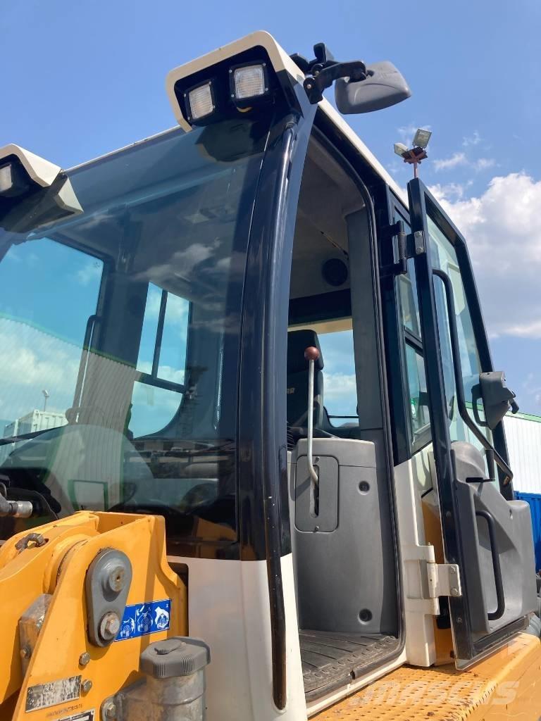 Liebherr LR 624 لوادر زحافة