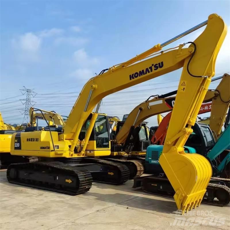 Komatsu PC 220 حفارات زحافة