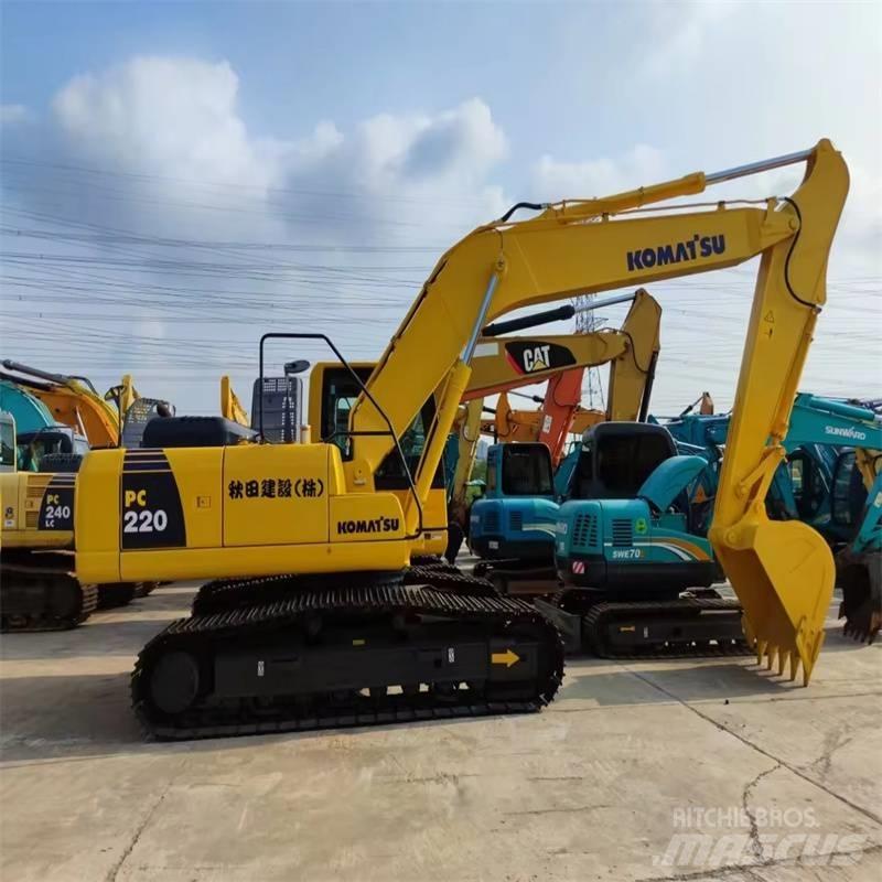 Komatsu PC 220 حفارات زحافة