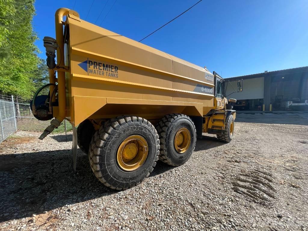 John Deere 250 D صهاريج مياه