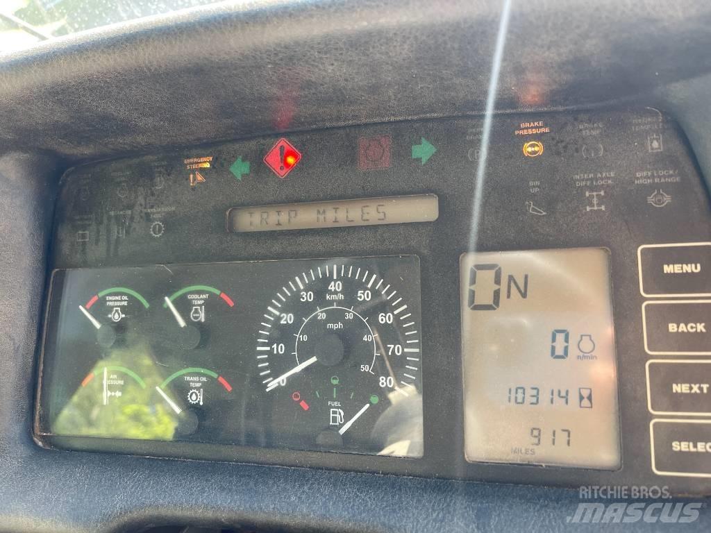 John Deere 250 D صهاريج مياه