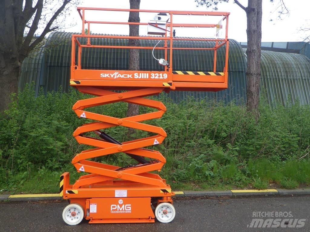 SkyJack SJ3219 رافعات مقصية الشكل