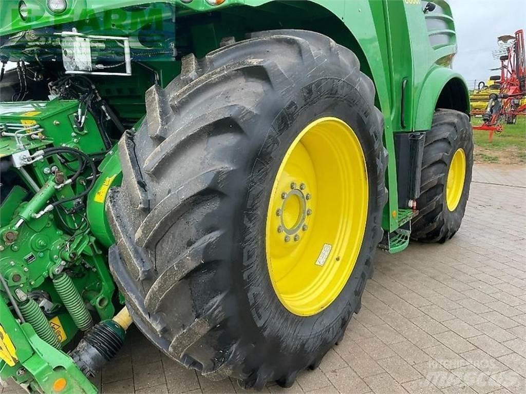 John Deere 8600 علافات ذاتية الدفع