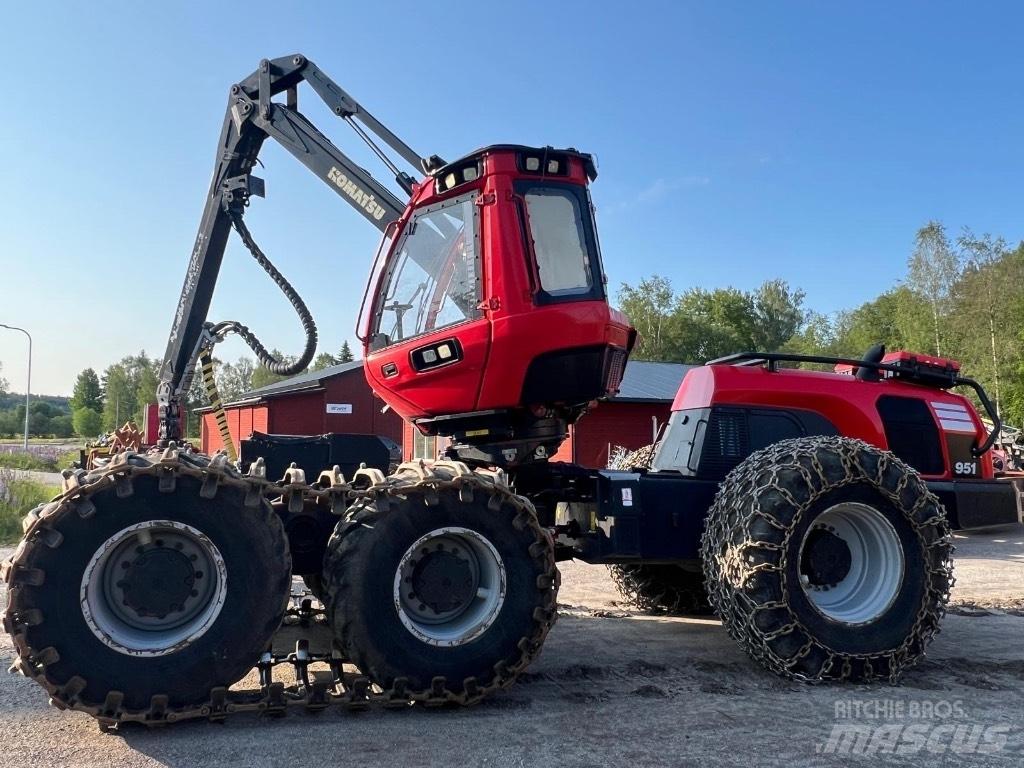 Komatsu 951 حصادات