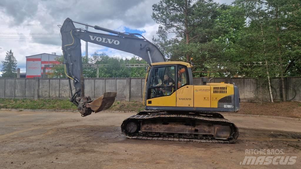 Volvo EC180CL حفارات زحافة