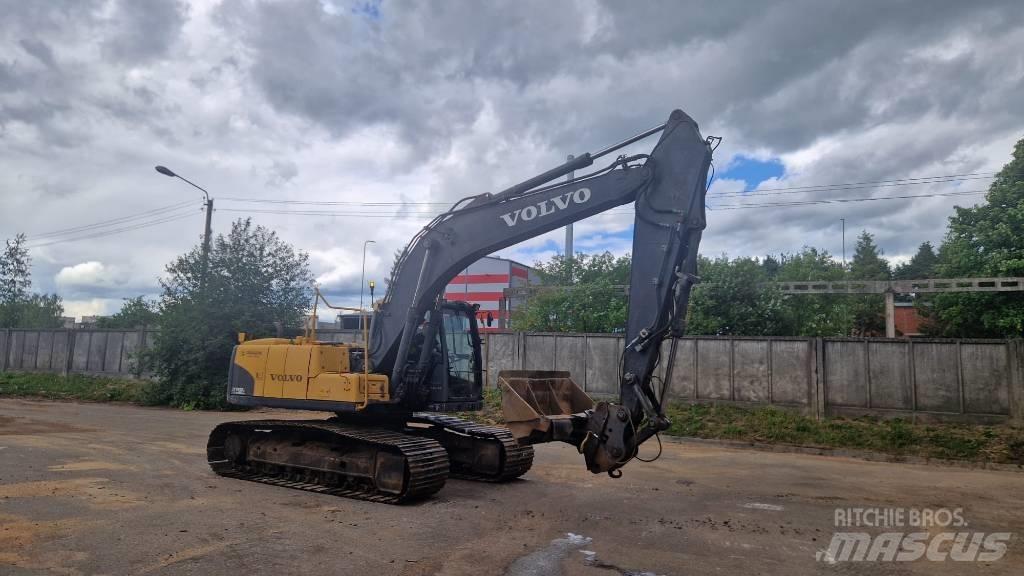 Volvo EC180CL حفارات زحافة