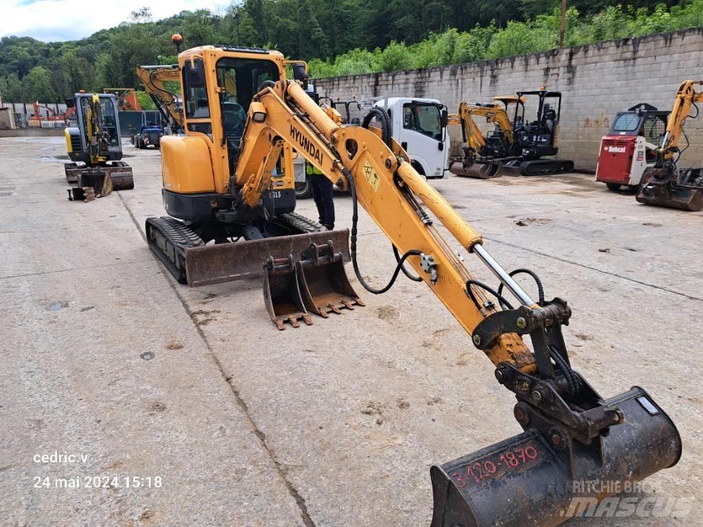 Hyundai R35Z-9 حفارات صغيرة أقل من 7 طن (حفارات صغيرة)