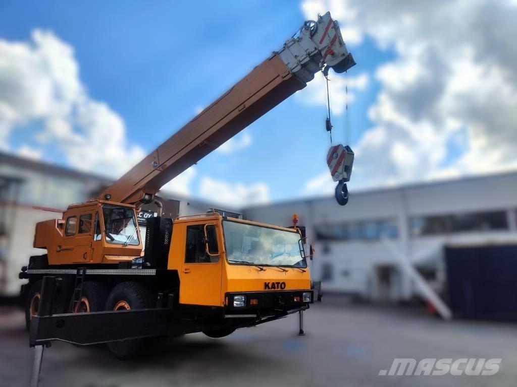 Kato KA 400 E رافعات صالحة لكل أنواع الطرق
