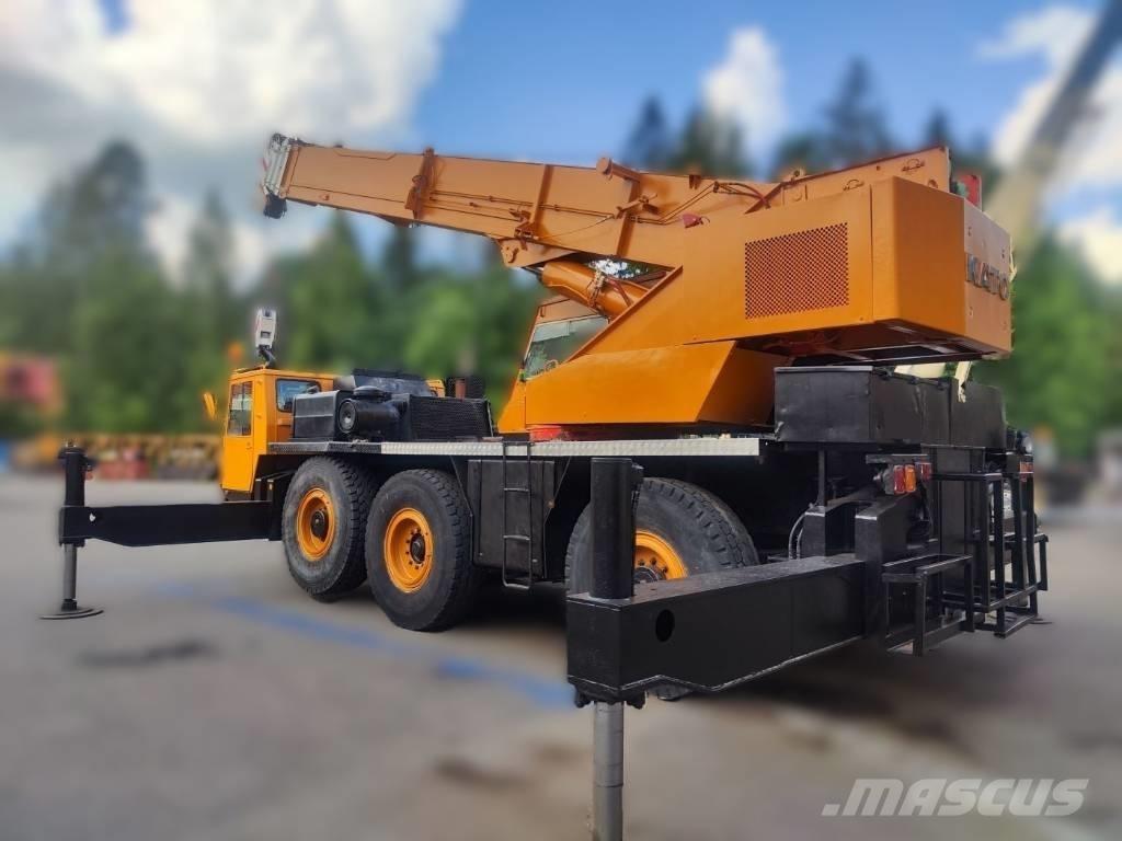 Kato KA 400 E رافعات صالحة لكل أنواع الطرق