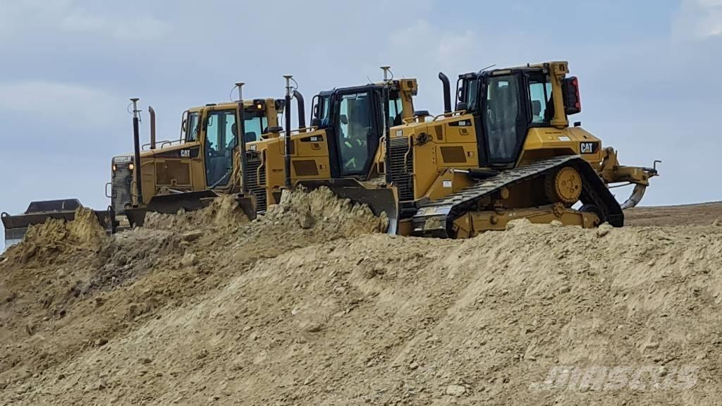 CAT D 6 N LGP بلدوزرات مجنزرة