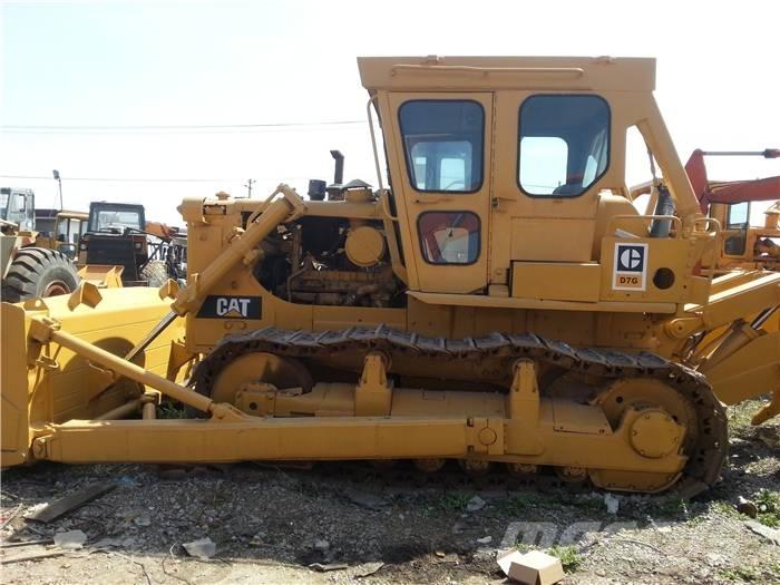 CAT D 7 G بلدوزرات مجنزرة