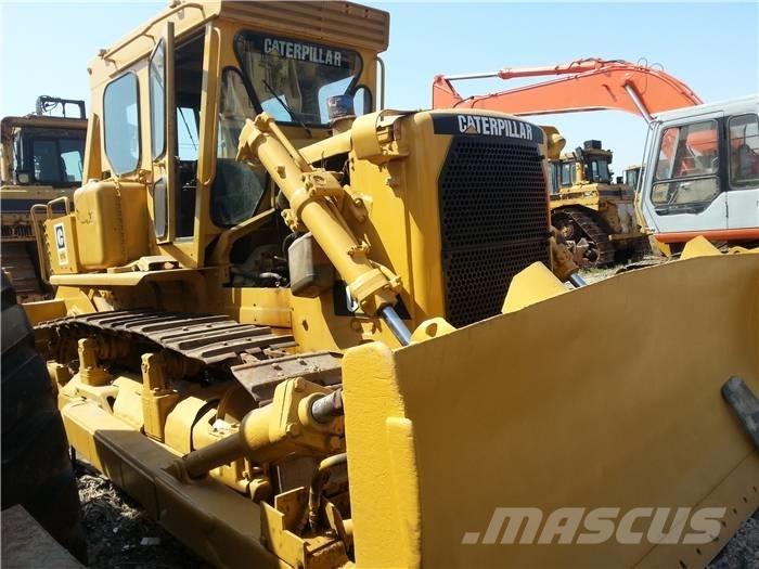 CAT D 7 G بلدوزرات مجنزرة