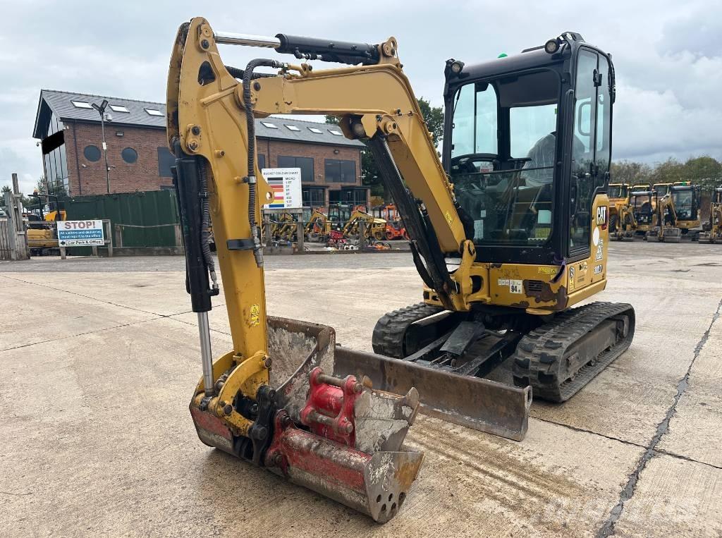 CAT 302.7 CR حفارات صغيرة أقل من 7 طن (حفارات صغيرة)