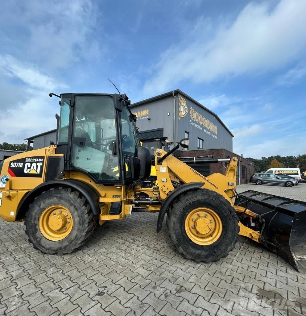 CAT 907 M لوادر بعجل