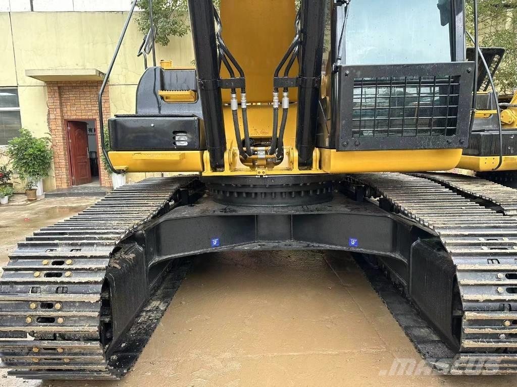 CAT 336 D2 حفارات زحافة