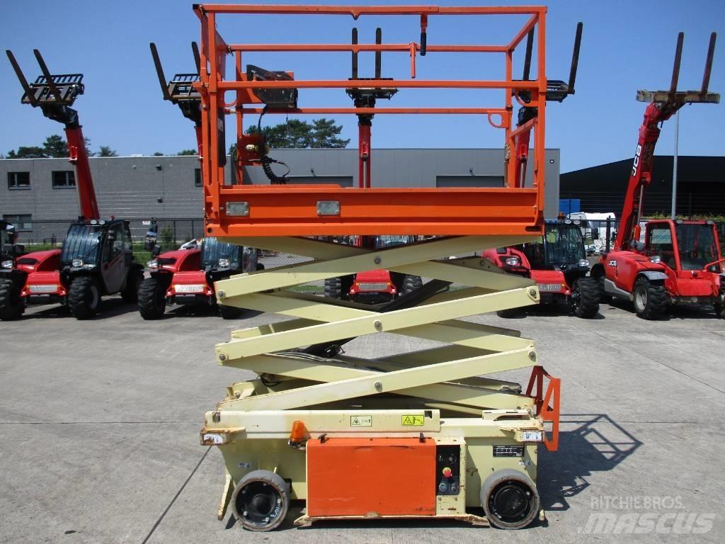 JLG 6 RS (606) رافعات مقصية الشكل