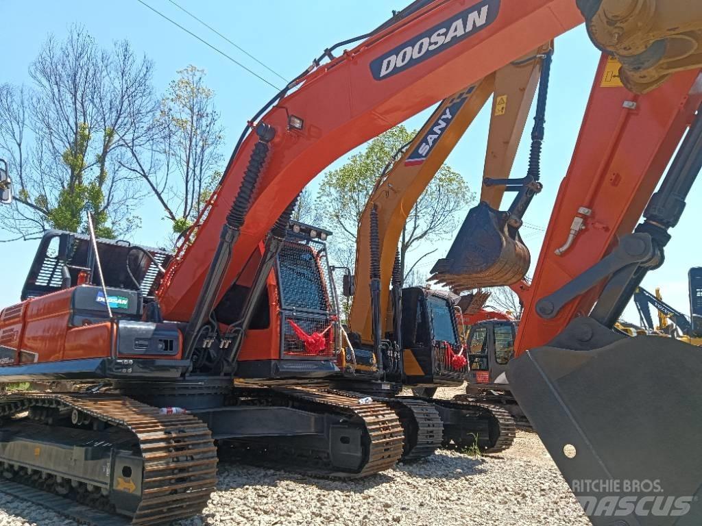 Doosan DX 225 حفارات طويلة الذراع