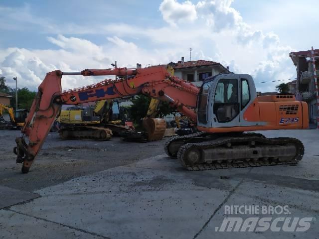Fiat-Kobelco E 235 حفارات زحافة