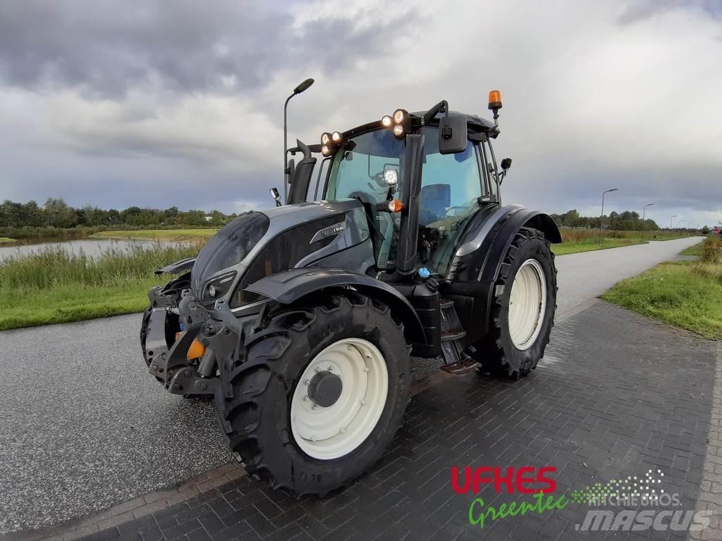 Valtra N134 الجرارات