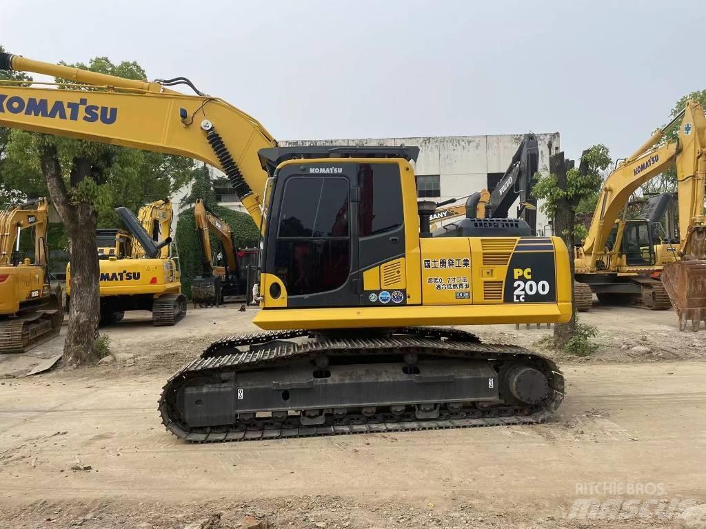 Komatsu pc200-8 حفارات زحافة