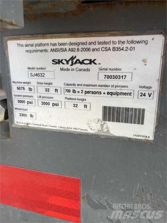 SkyJack SJ III 4632 رافعات مقصية الشكل