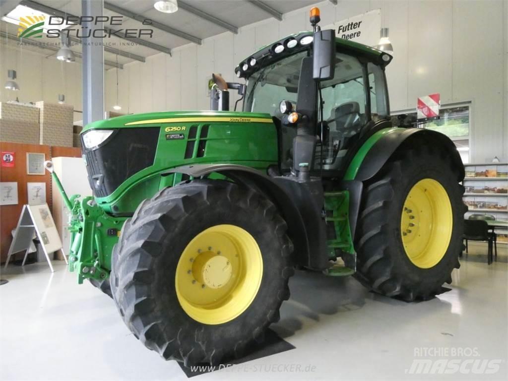 John Deere 6250R الجرارات