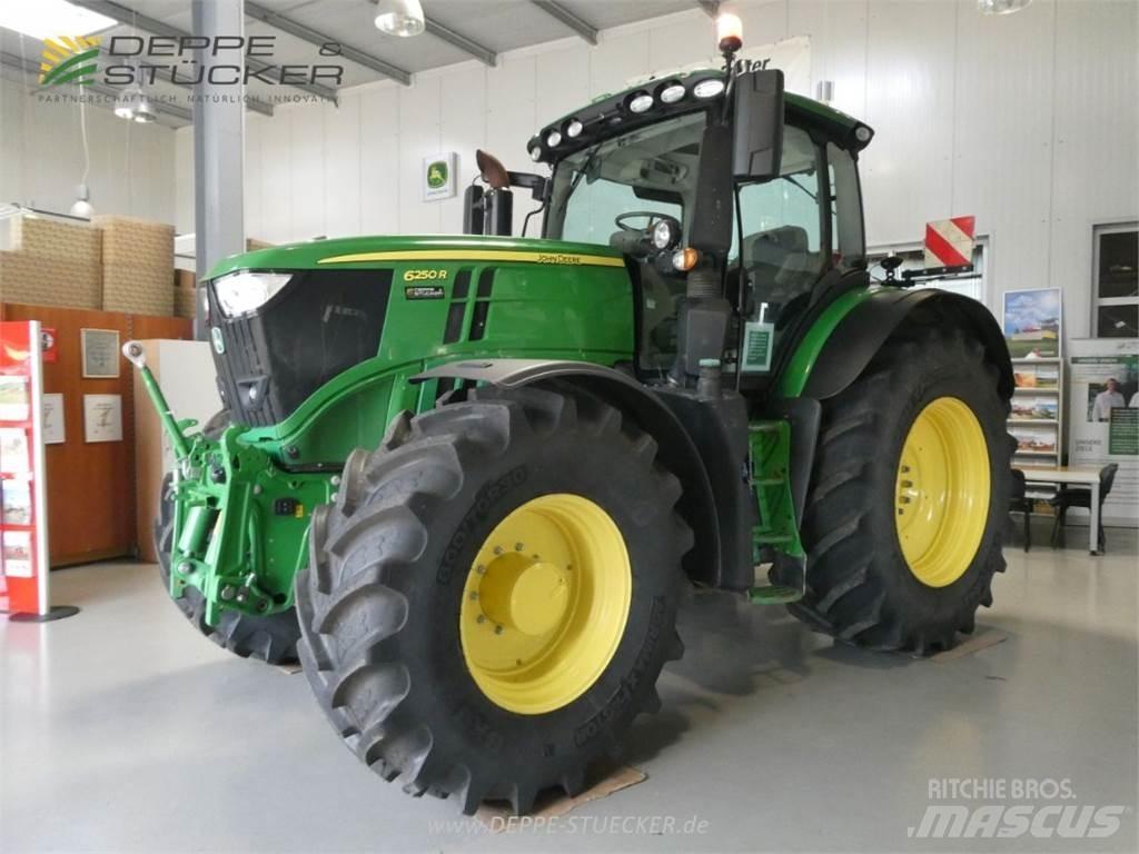 John Deere 6250R الجرارات