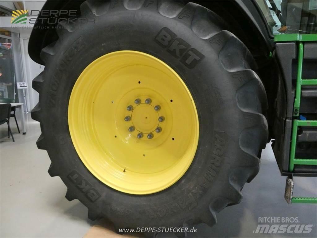 John Deere 6250R الجرارات
