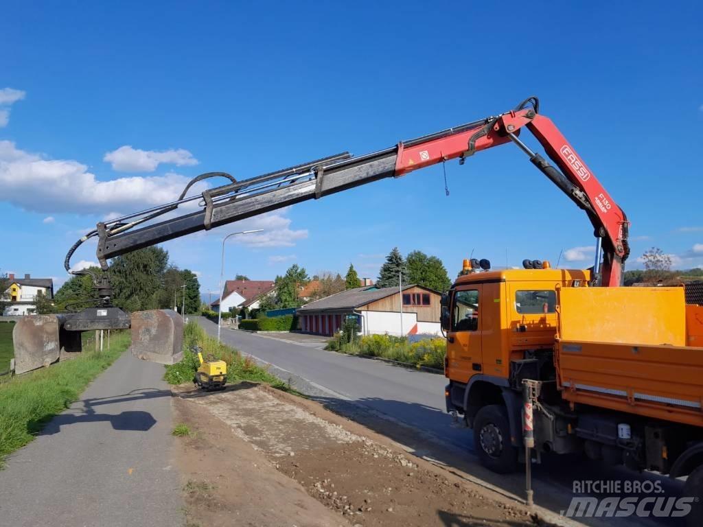 Fassi 130 رافعات تحميل