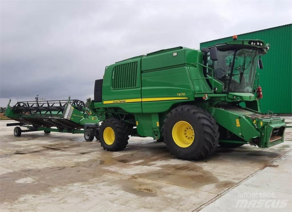 John Deere T670 حصادات