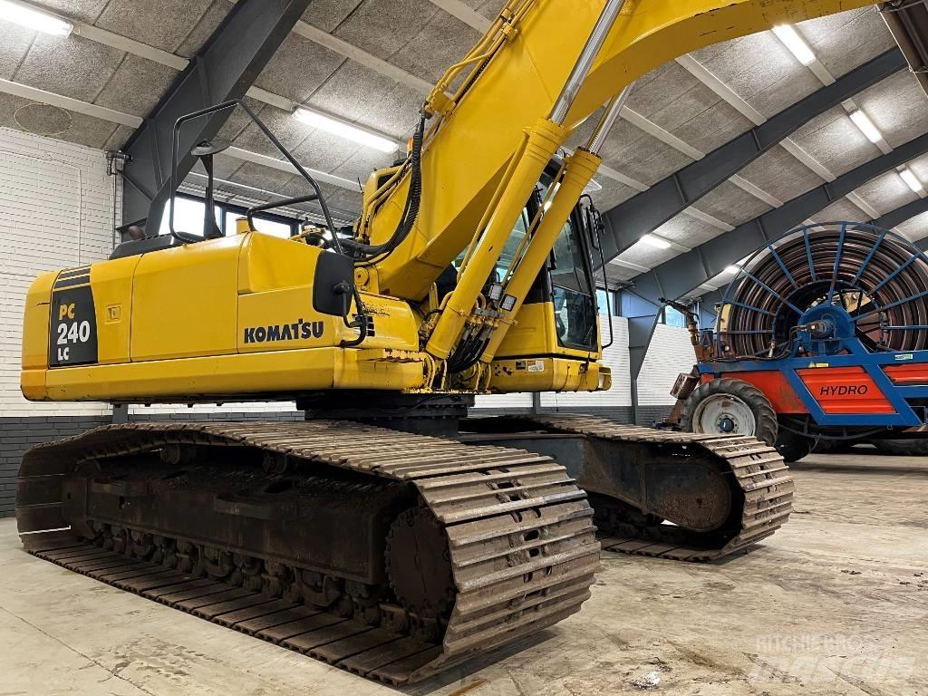 Komatsu PC 240 LC-8 حفارات زحافة