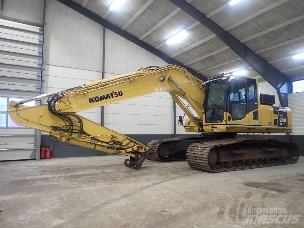Komatsu PC 240 LC-8 حفارات زحافة