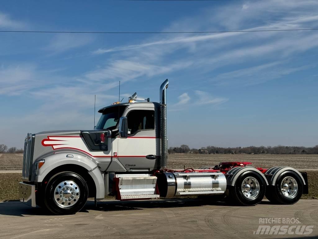 Kenworth W 990 وحدات الجر