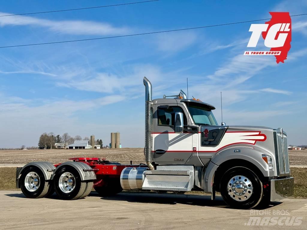 Kenworth W 990 وحدات الجر