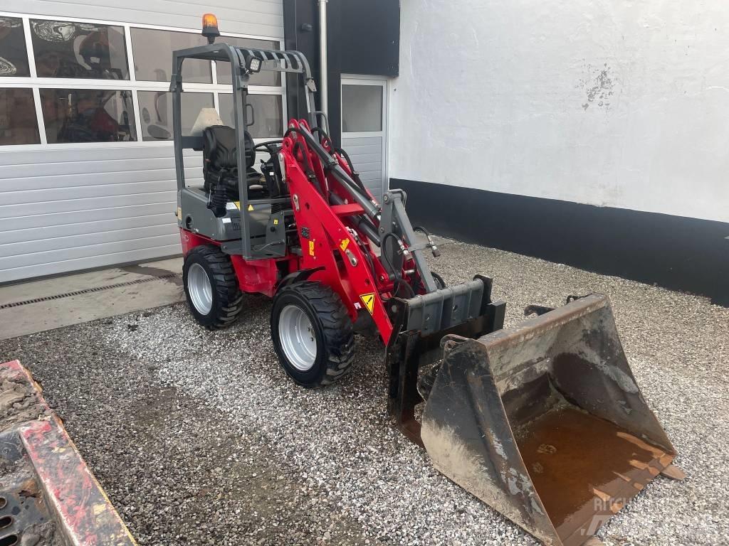 Weidemann 1140 لوادر بعجل