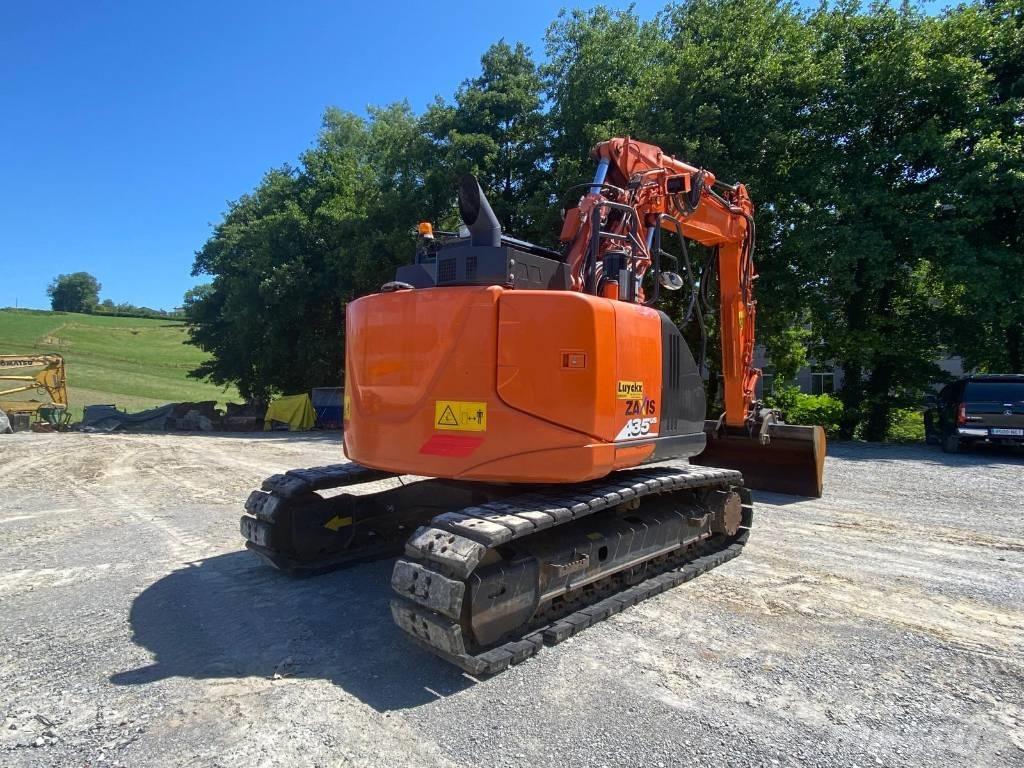 Hitachi ZX 135 US-6 حفارات زحافة