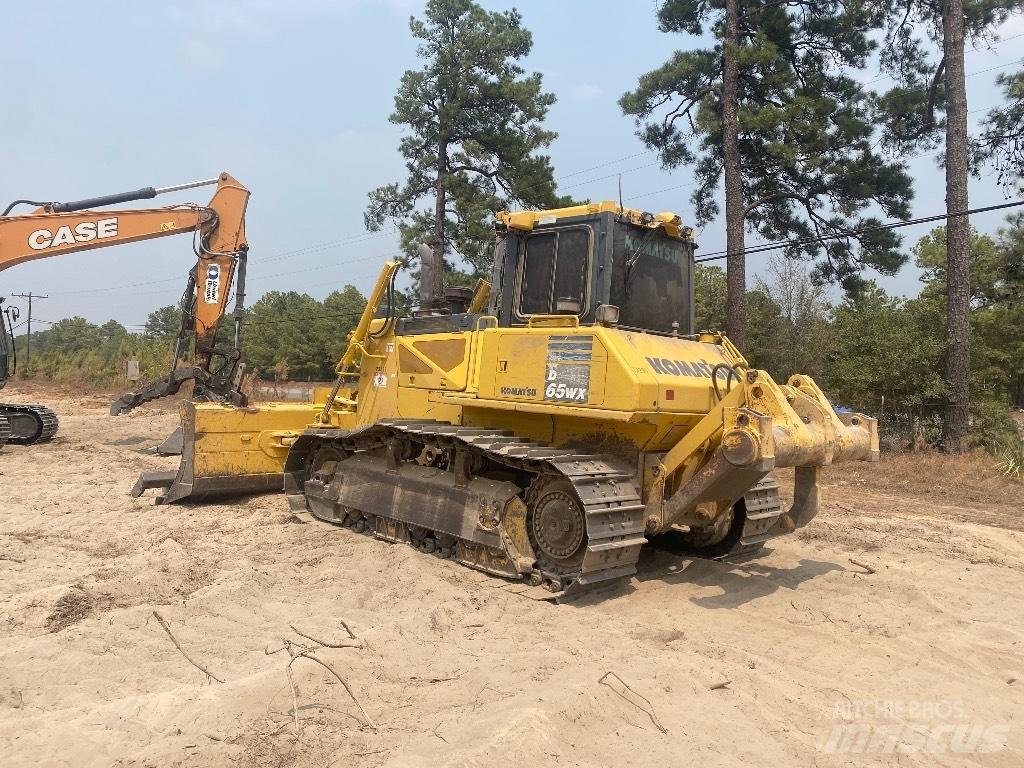 Komatsu D 65 WX-17 بلدوزرات مجنزرة
