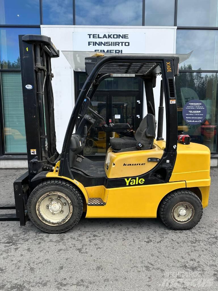 Yale GDP 30 VX شاحنات الديزل