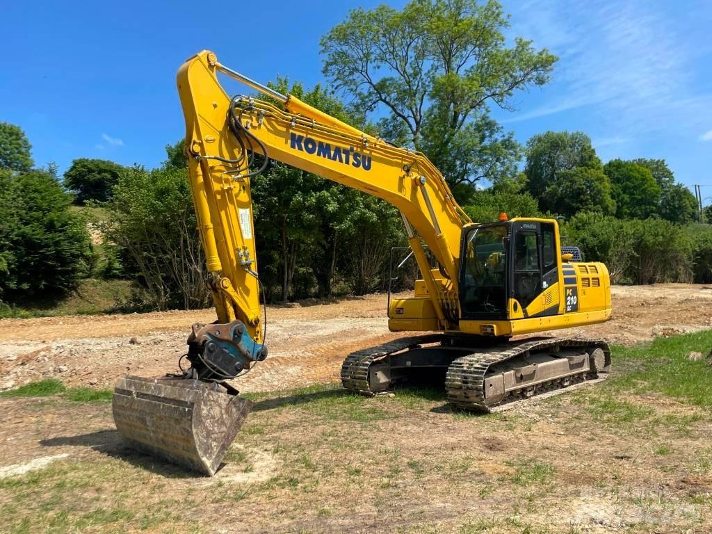 Komatsu PC210LC-11E0 حفارات زحافة