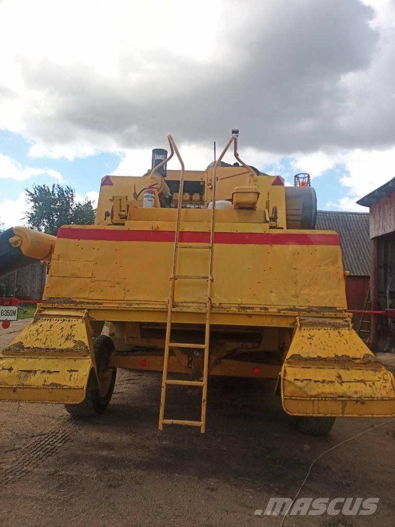 New Holland TF 46 حصادات