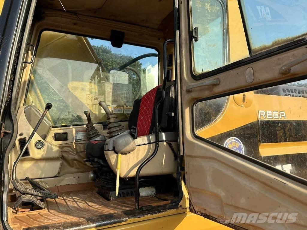 CAT 320 B حفارات زحافة