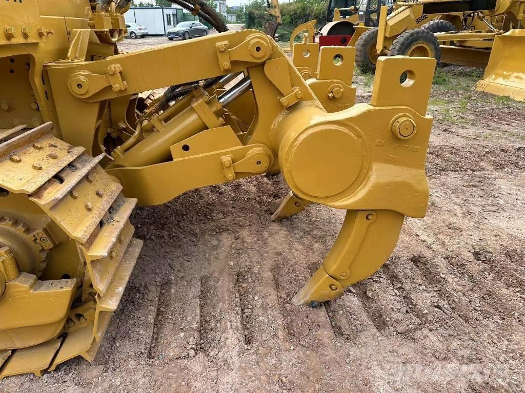CAT D 7 G بلدوزرات مجنزرة