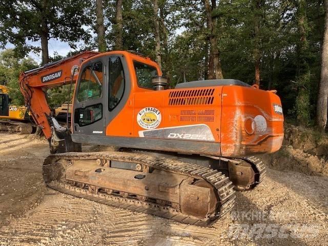 Doosan DX 225 LC حفارات زحافة