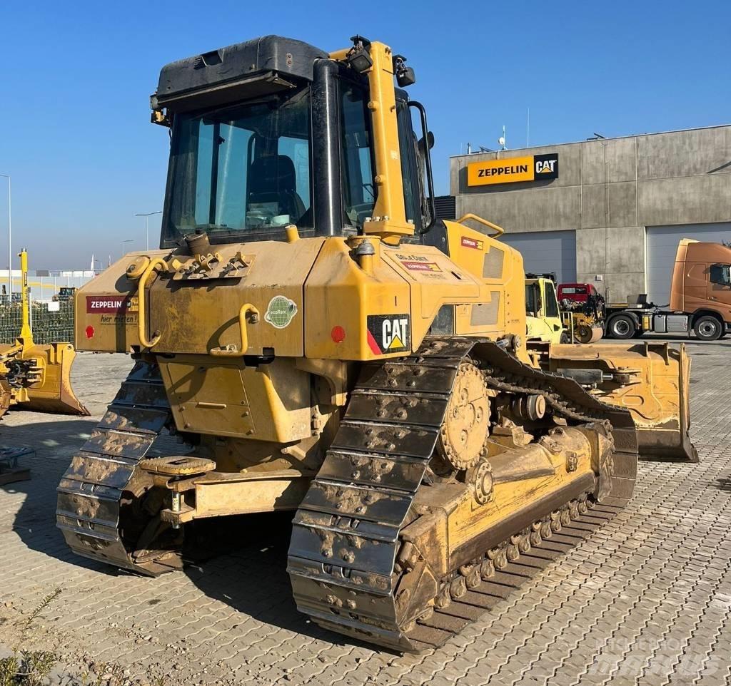 CAT D 6 N XL بلدوزرات مجنزرة