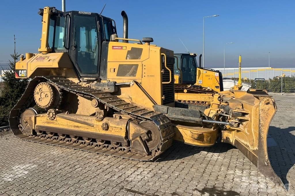CAT D 6 N XL بلدوزرات مجنزرة