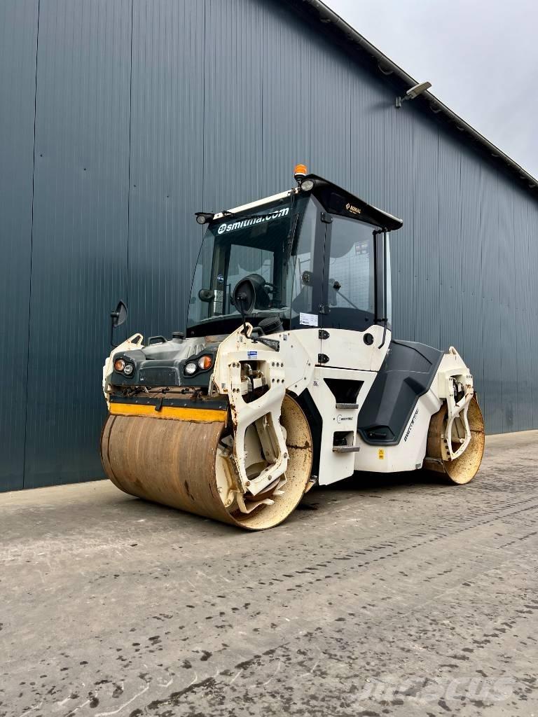 Bomag BW151AD-5 مداحل ثنائية الاسطوانة