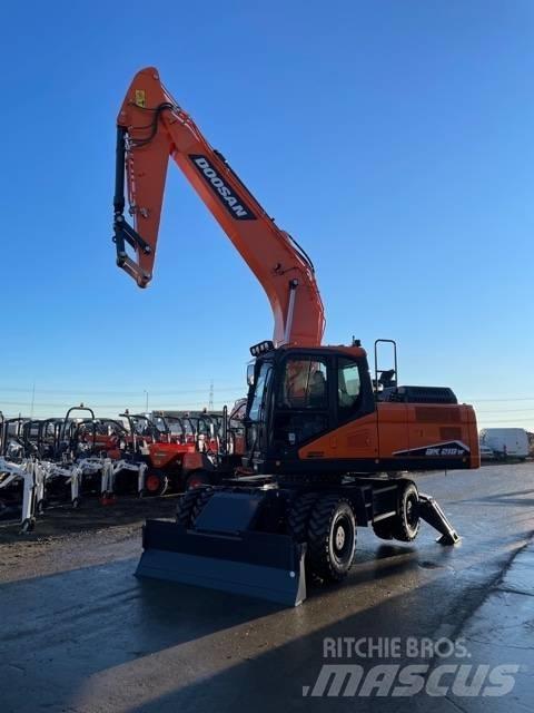 Doosan DX210W-7 حفارات بعجل