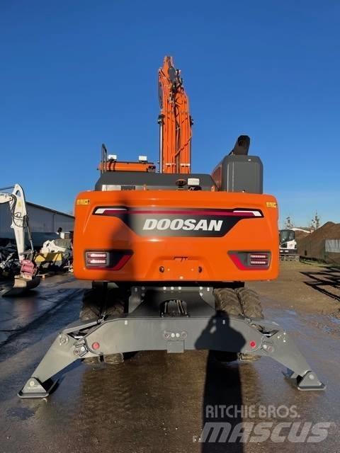 Doosan DX210W-7 حفارات بعجل