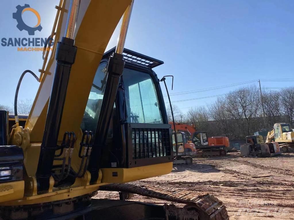 CAT 325 D حفارات زحافة
