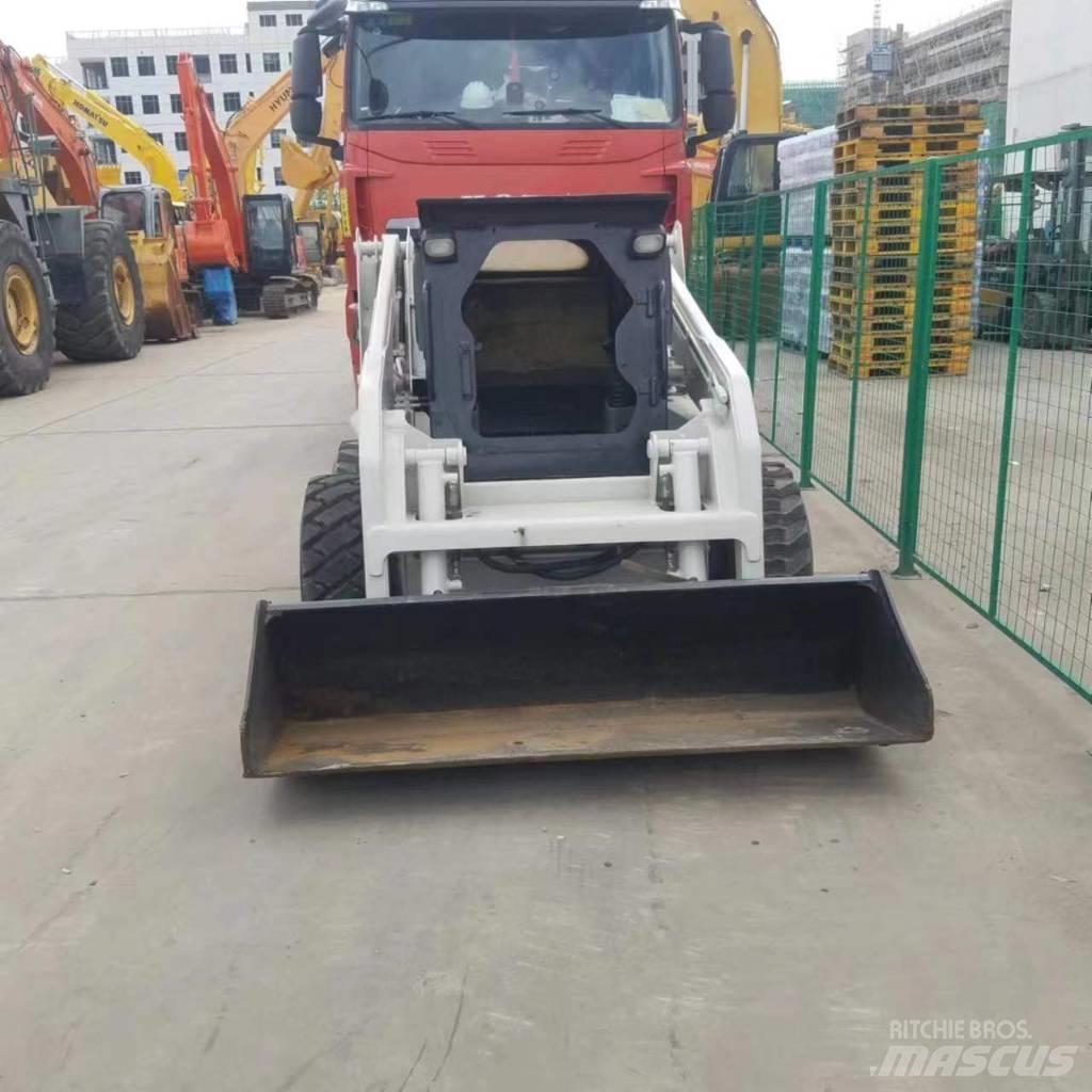 Bobcat S 180 لوادر انزلاقية التوجيه